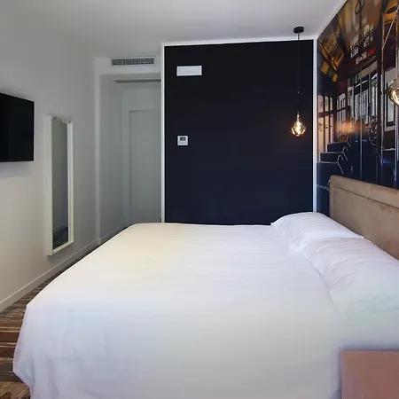Interno 7 3* Bari